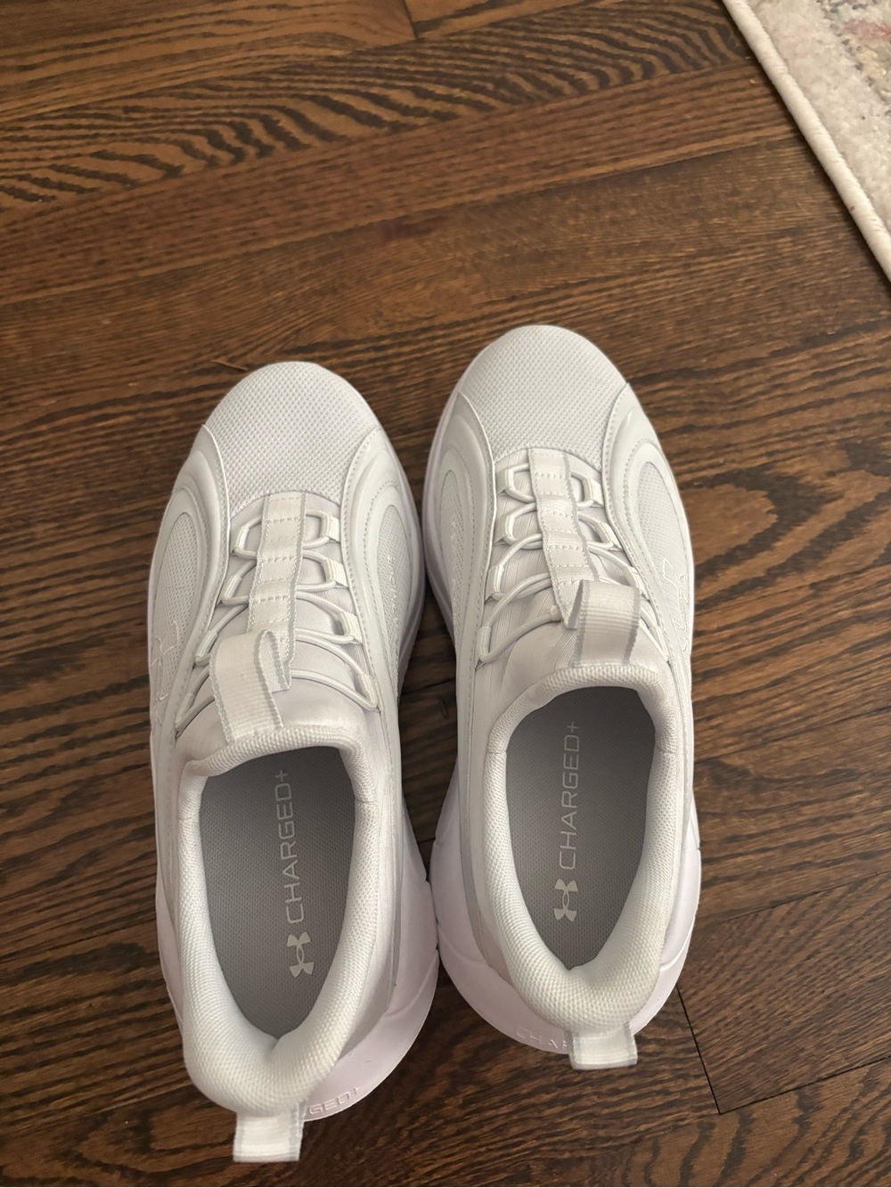 New Women’s size 7 Under Armour Running Shoes